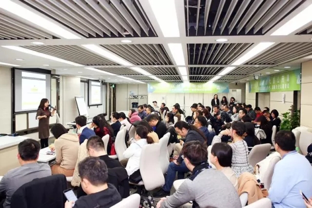 創創飯堂 | 4級采訪、100個標題、1萬字反饋報告：咪蒙是這樣煉成的